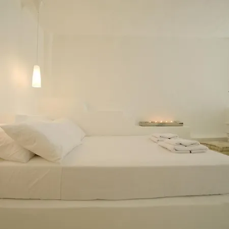 מלון דירות Althea Boutique 4*